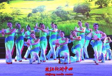 四秩耕耘鑄輝煌，文藝慰問譜新章——慶祝湖北化肥廠建廠40周年文藝慰問演出隆重舉行